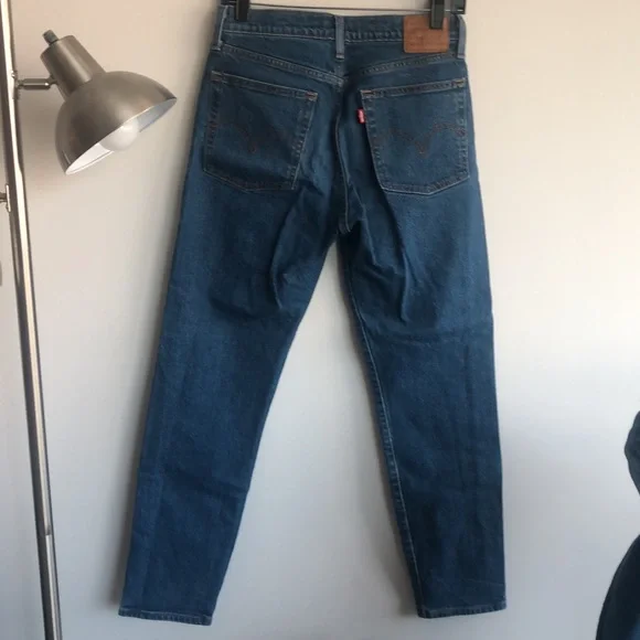 NWOT Levis Wedgie Jeans - Picture 3 of 5